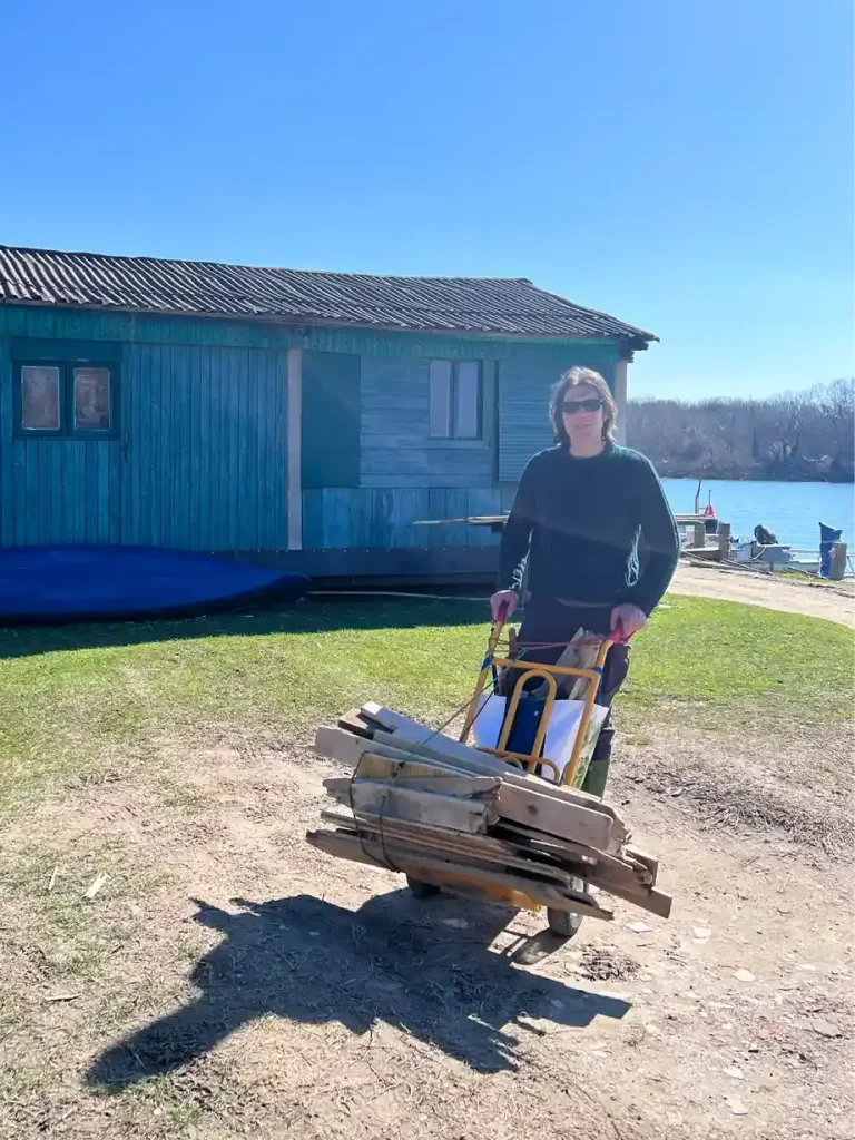 raccolta-sulla-spiaggia-di-materiali